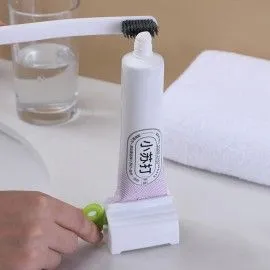Dispozitiv si suport pentru stors pasta de dinti