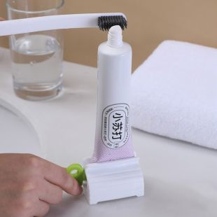 Dispozitiv si suport pentru stors pasta de dinti